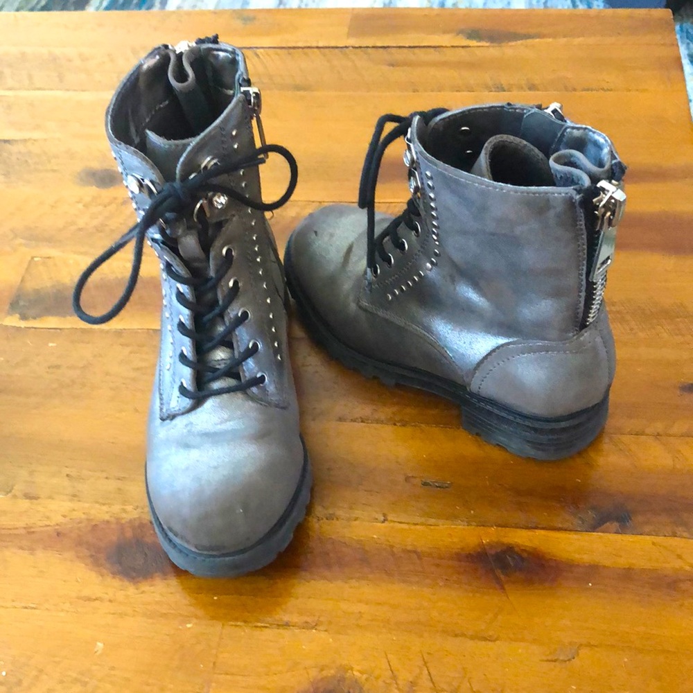 Kidpik size 1 silver combat boots